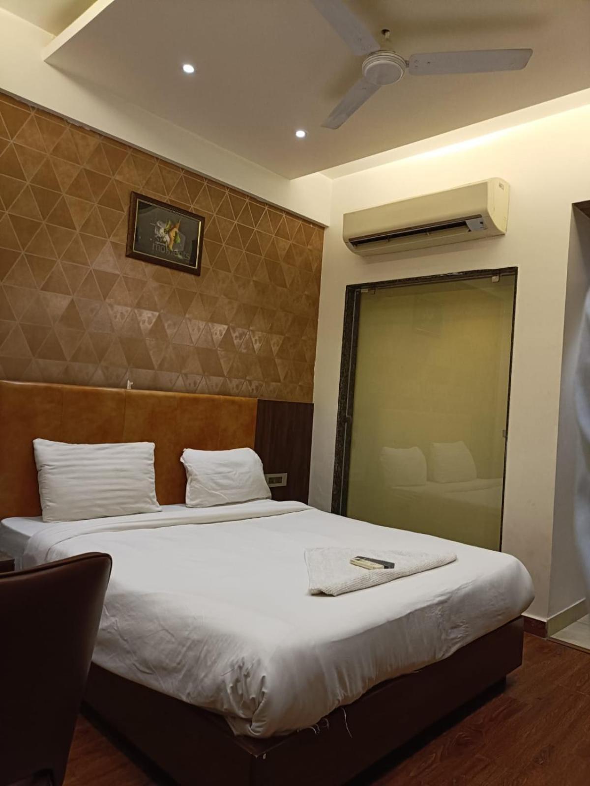 Hotel Parklane Agra (Uttar Pradesh) Esterno foto