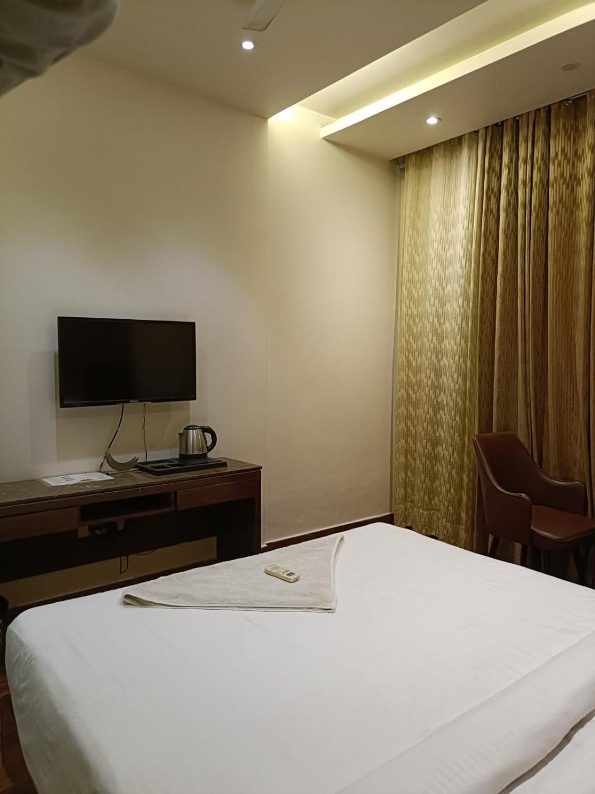 Hotel Parklane Agra (Uttar Pradesh) Esterno foto